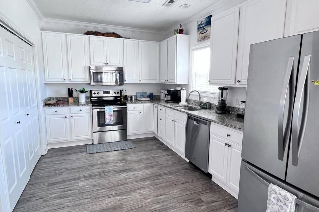 Walk To The Beach-Sleeps 10 And Golfcart شاطئ ميرتل المظهر الخارجي الصورة