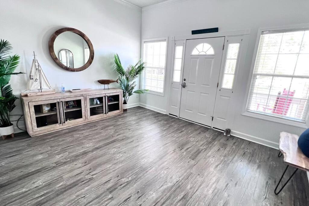 Walk To The Beach-Sleeps 10 And Golfcart شاطئ ميرتل المظهر الخارجي الصورة