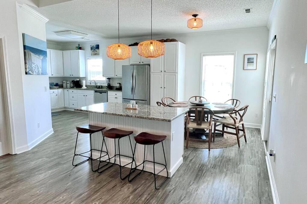 Walk To The Beach-Sleeps 10 And Golfcart شاطئ ميرتل المظهر الخارجي الصورة
